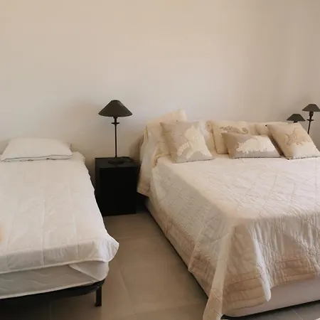 Apartment T3 Sea View - 20 Meters From The Beach *