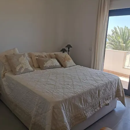 T3 Sea View - 20 Meters From The Beach